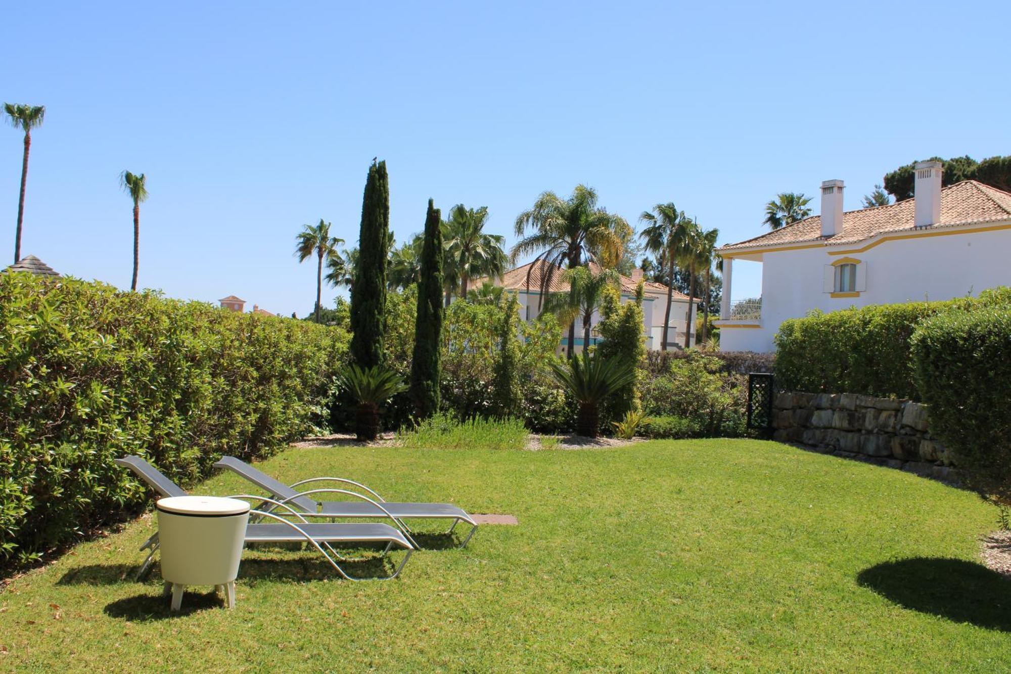 Luxury 2 Bedroom Apartment With Private Garden Almancil Bagian luar foto