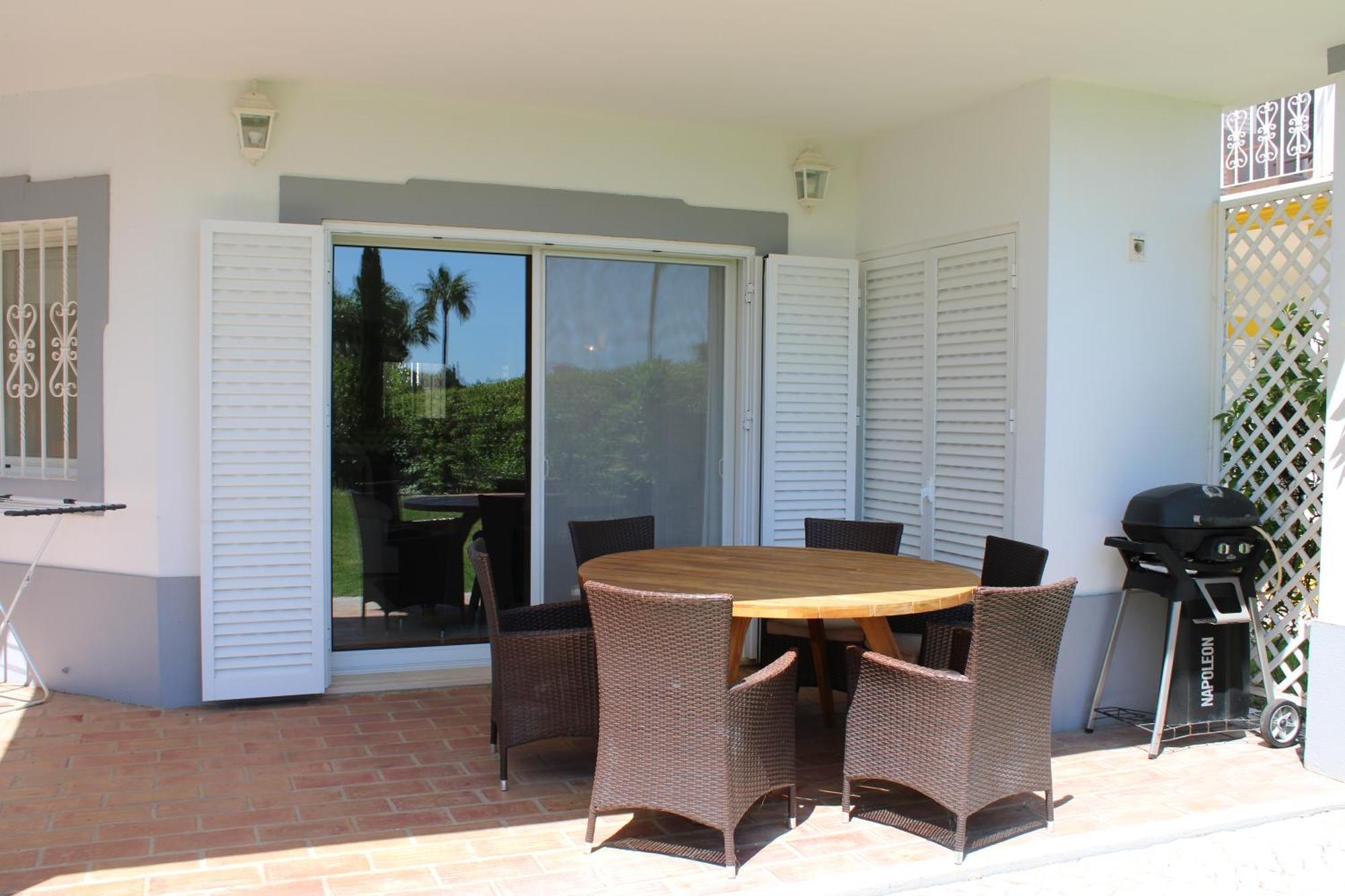 Luxury 2 Bedroom Apartment With Private Garden Almancil Bagian luar foto