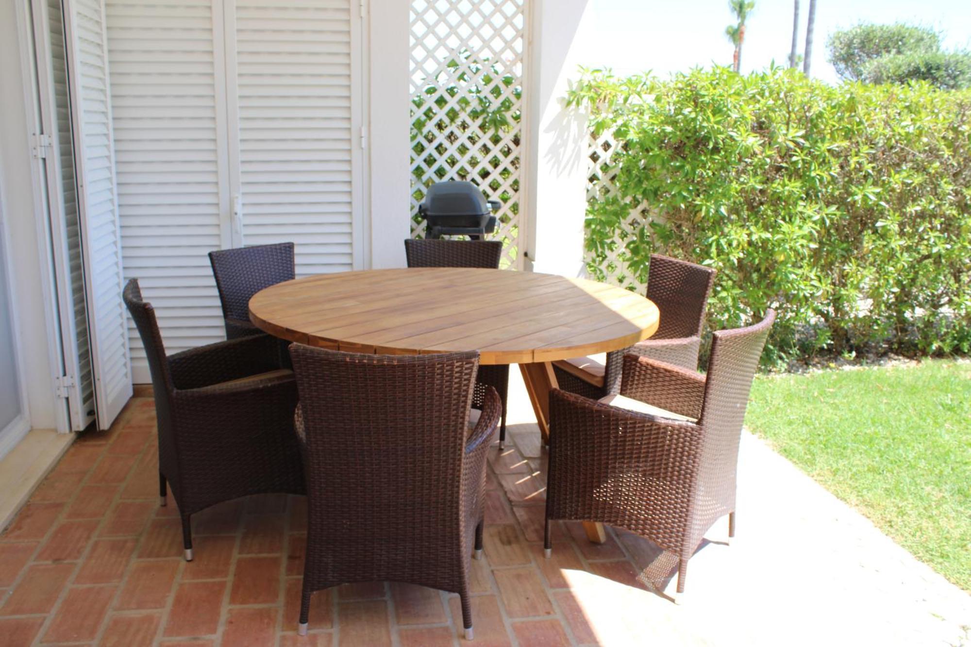 Luxury 2 Bedroom Apartment With Private Garden Almancil Bagian luar foto