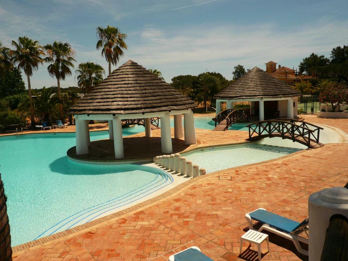 Luxury 2 Bedroom Apartment With Private Garden Almancil Bagian luar foto